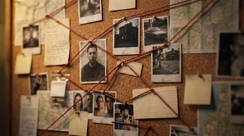 Soft 3d render of detective evidence board with photos and red strings, no readable writing, close-up detail with shallow depth of field, warm golden light, calm mood, 16:9 aspect ratio